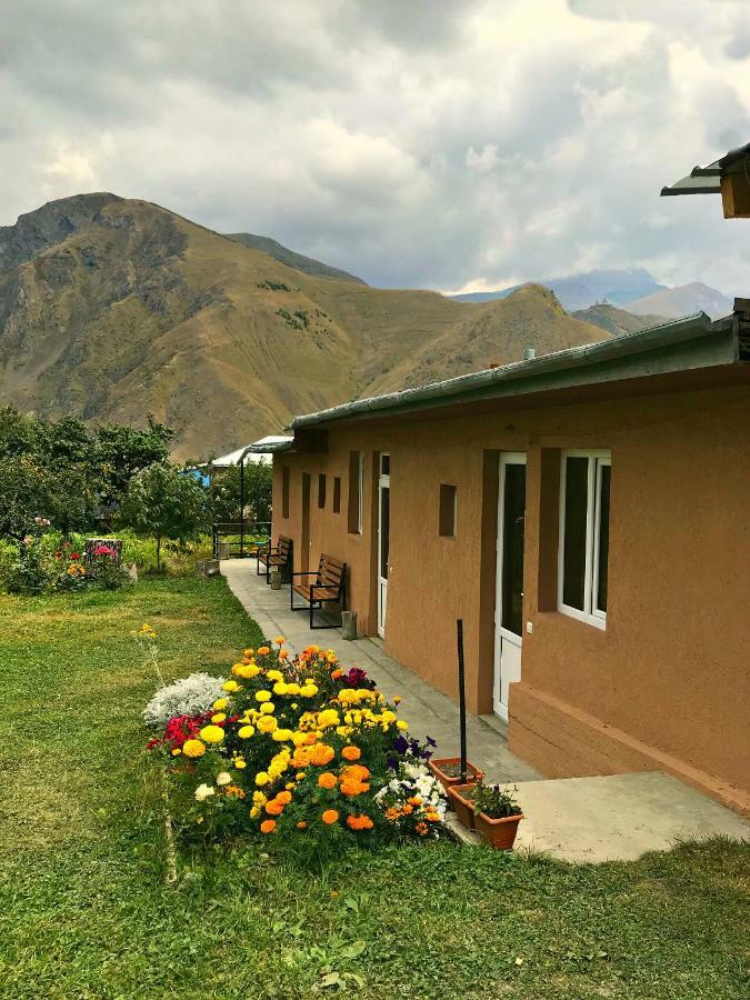 Hotel Piligrim Kazbegi Exterior foto
